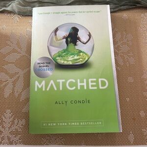 Book - Matched  by Ally Condie